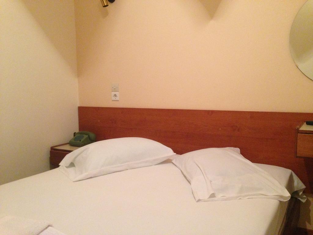Noufara Hotel Kamena Vourla Exterior foto
