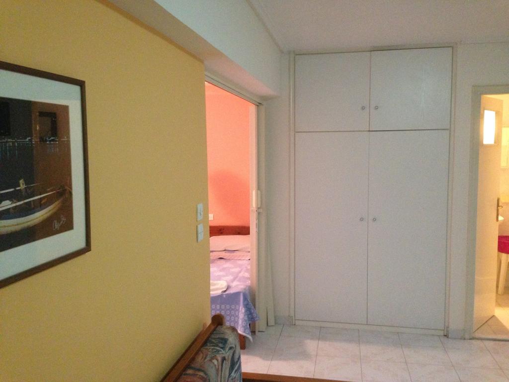 Noufara Hotel Kamena Vourla Zimmer foto