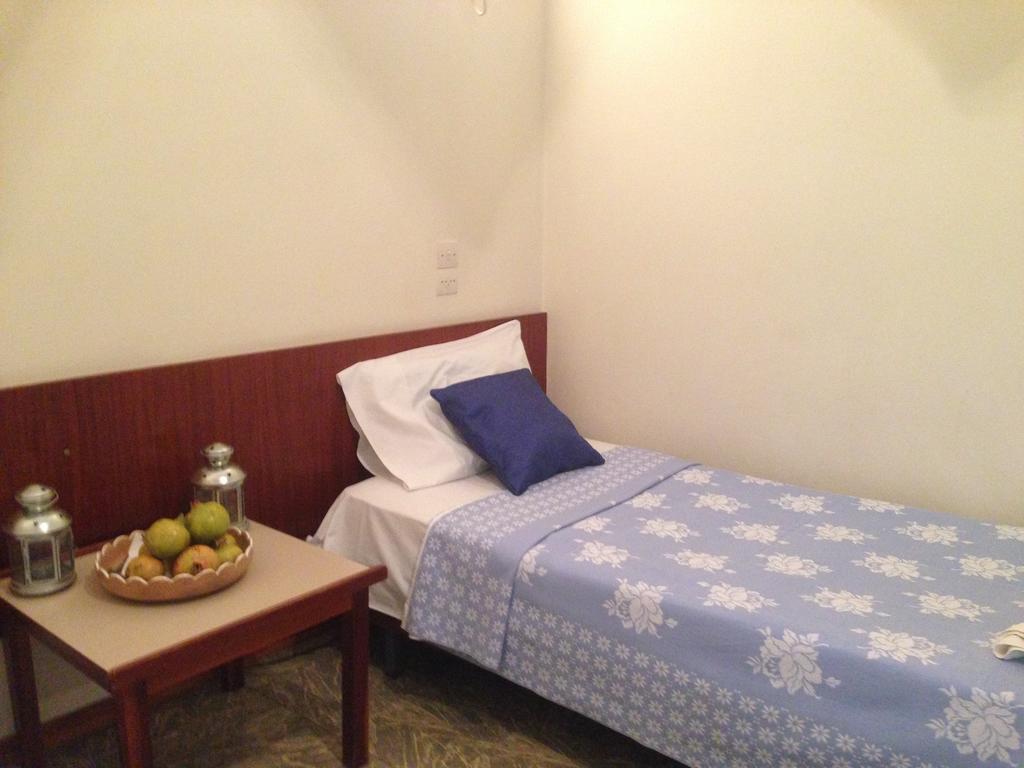 Noufara Hotel Kamena Vourla Zimmer foto