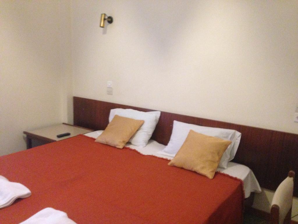 Noufara Hotel Kamena Vourla Zimmer foto