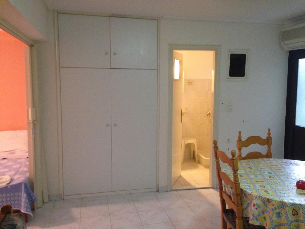 Noufara Hotel Kamena Vourla Zimmer foto