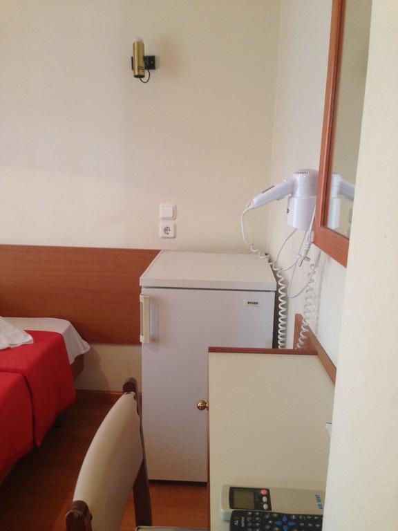 Noufara Hotel Kamena Vourla Zimmer foto